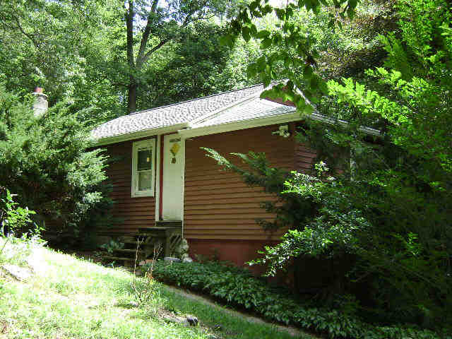Building photograph for 20 SPRING RD